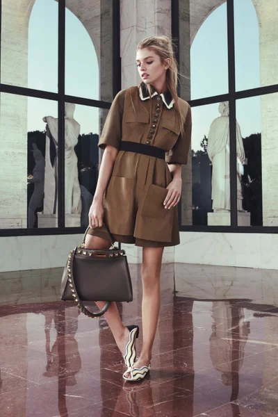 Look 18